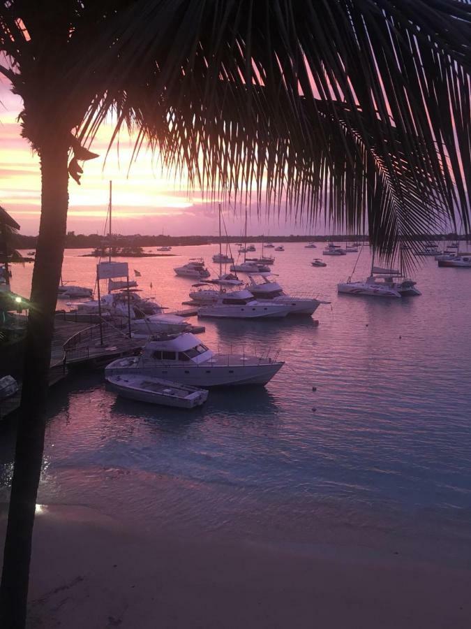 Grand Baie Seaview Penthouse Apartment ภายนอก รูปภาพ